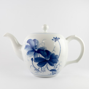 Qinghua lotus big teapot