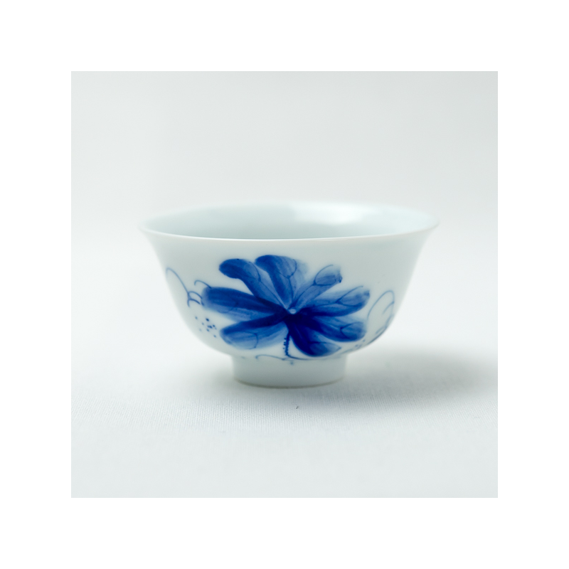 Qinghua lotus tea cup